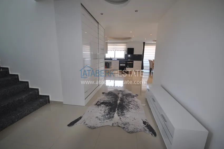 Kupuj Dwupoziomowy penthouse w Tosmur jest przestronny z meblami i widokiem na morze 1 