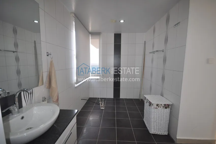 Kupuj Dwupoziomowy penthouse w Tosmur jest przestronny z meblami i widokiem na morze 27 