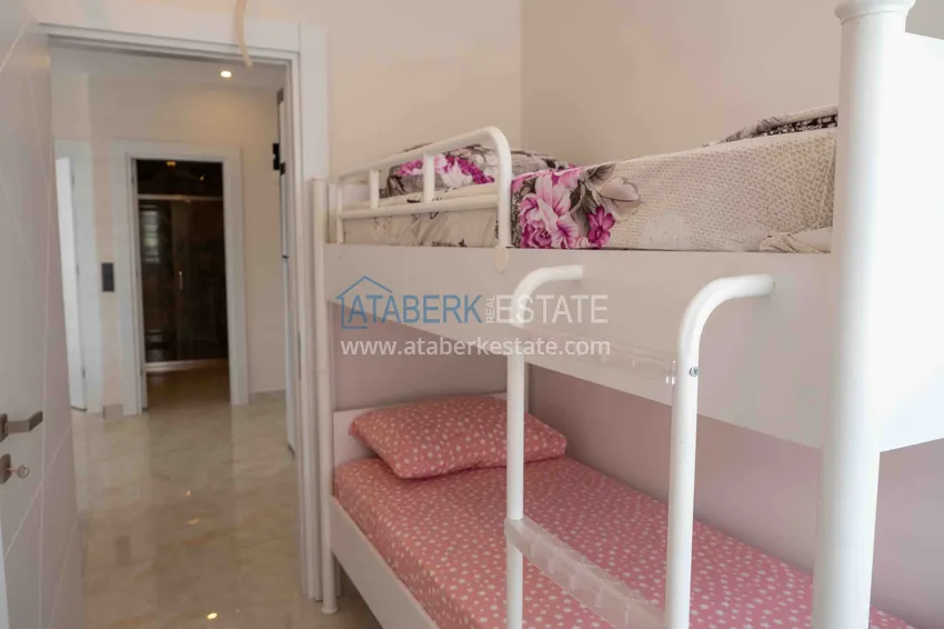 Purchase Three-room apartment for rent in the center of Alanya, Cleopatra A-13 beach area 30