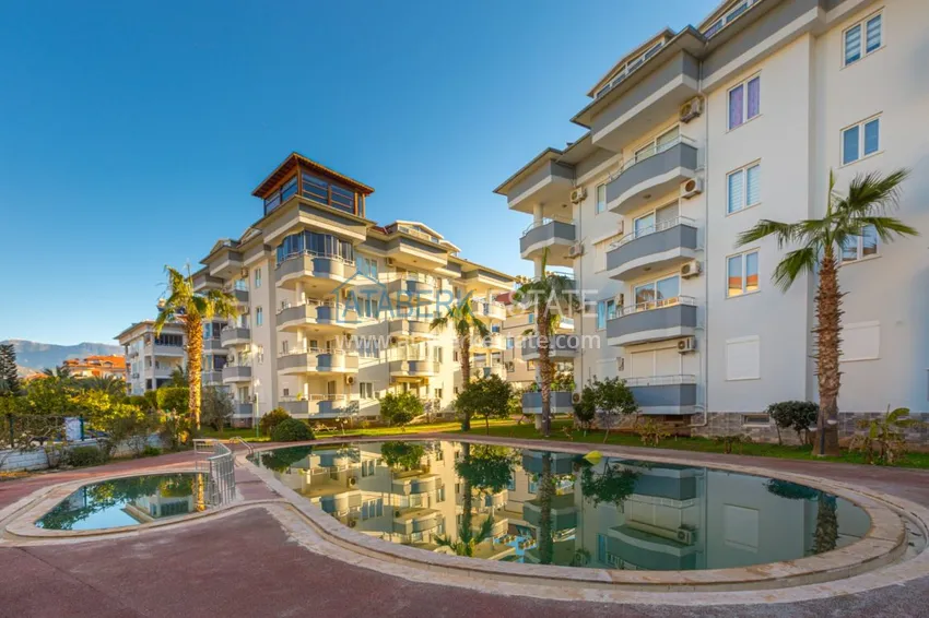 Apartament w dzielnicy Oba z designerskim wnętrzem w komfortowym kompleksie 4 