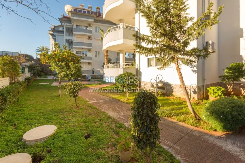 Apartament w dzielnicy Oba z designerskim wnętrzem w komfortowym kompleksie 7 