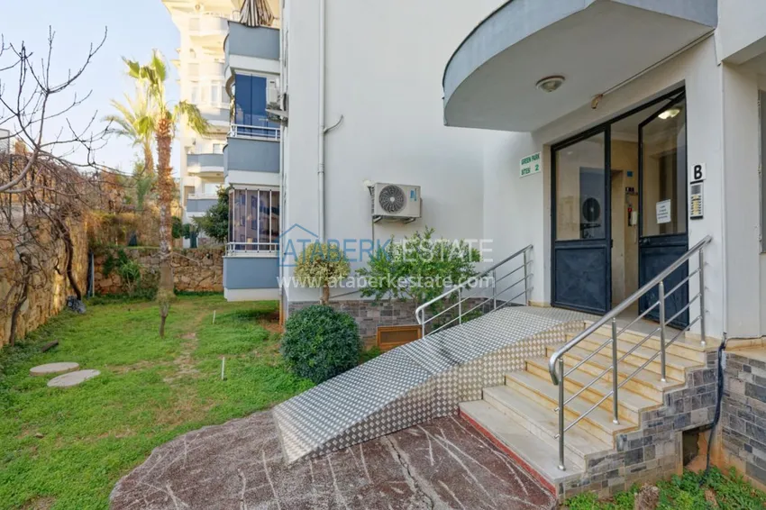 Apartament w dzielnicy Oba z designerskim wnętrzem w komfortowym kompleksie 8 