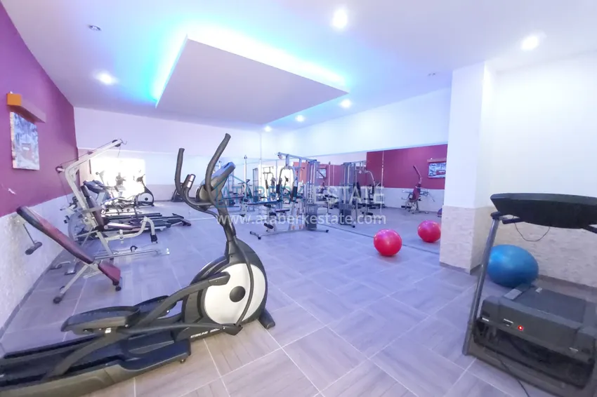 Dwupoziomowy penthouse w Mahmutlarze z meblami w zadbanym kompleksie 13
