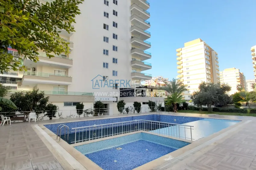 Dwupoziomowy penthouse w Mahmutlarze z meblami w zadbanym kompleksie 2