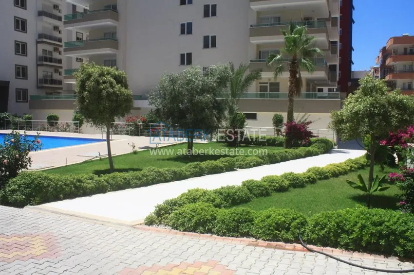 Dwupoziomowy penthouse w Mahmutlarze z meblami w zadbanym kompleksie 4