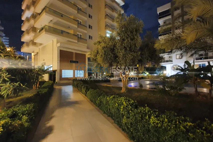 Dwupoziomowy penthouse w Mahmutlarze z meblami w zadbanym kompleksie 7