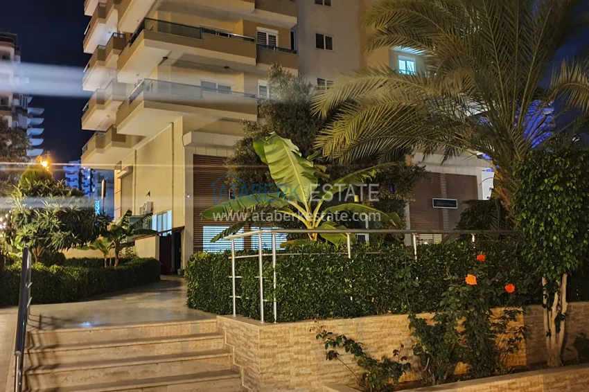 Dwupoziomowy penthouse w Mahmutlarze z meblami w zadbanym kompleksie 8