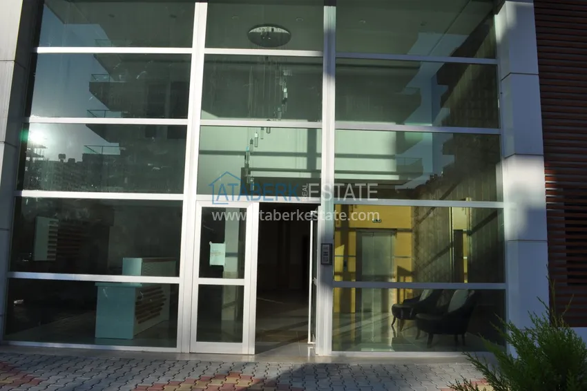 Dwupoziomowy penthouse w Mahmutlarze z meblami w zadbanym kompleksie 9
