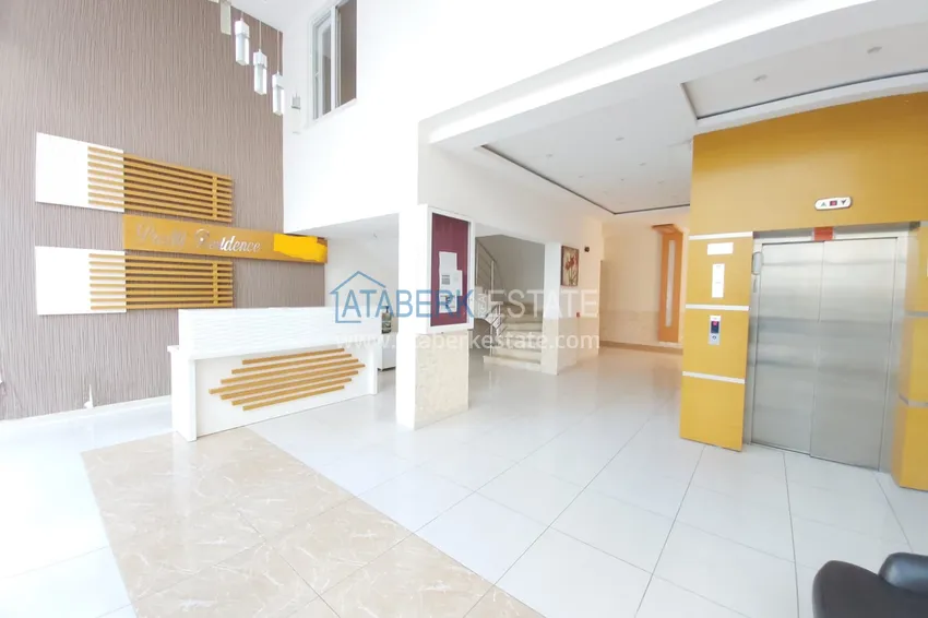 Dwupoziomowy penthouse w Mahmutlarze z meblami w zadbanym kompleksie 10