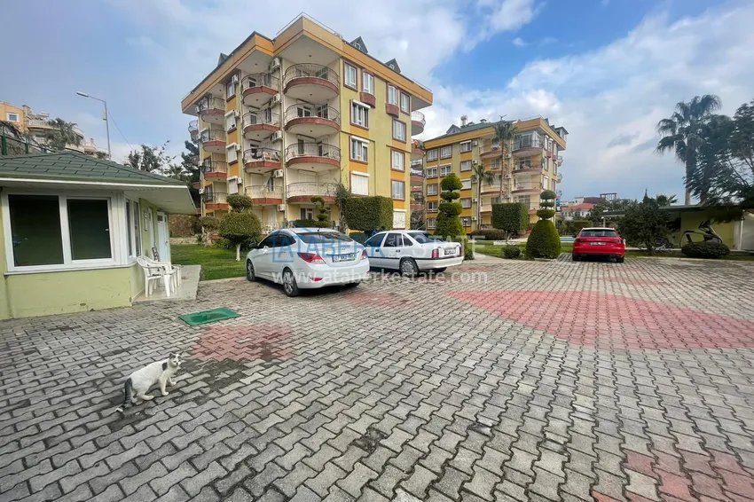 Apartament w Kestel z meblami w kompleksie na pierwszej linii brzegowej 11