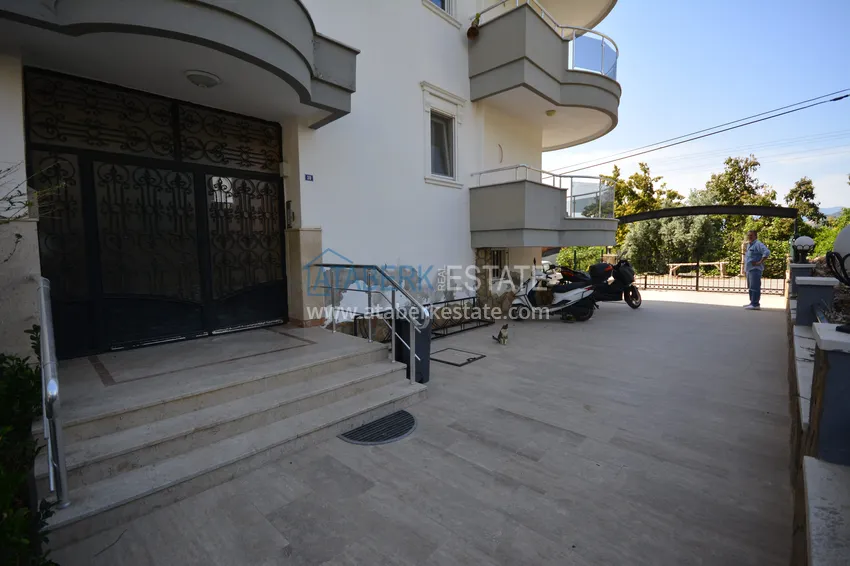 Three-room apartment in Mahmutlar with furniture in a residential complex 4
