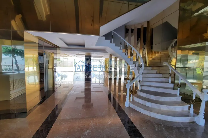 Umeblowane apartamenty w Kestel z widokiem na morze w kompleksie mieszkalnym 10