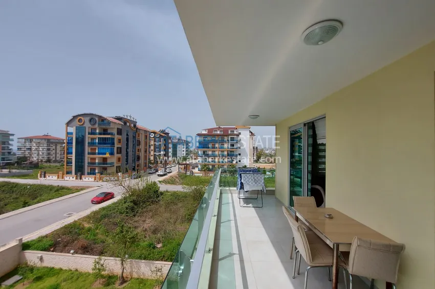 Kupuj Umeblowane apartamenty w Kestel z widokiem na morze w kompleksie mieszkalnym 11