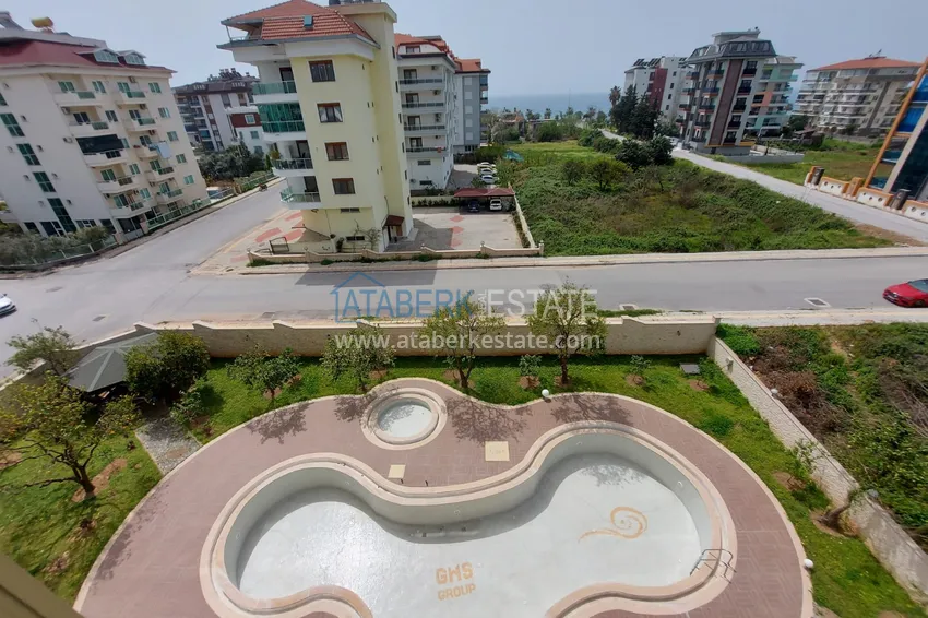 Kupuj Umeblowane apartamenty w Kestel z widokiem na morze w kompleksie mieszkalnym 30