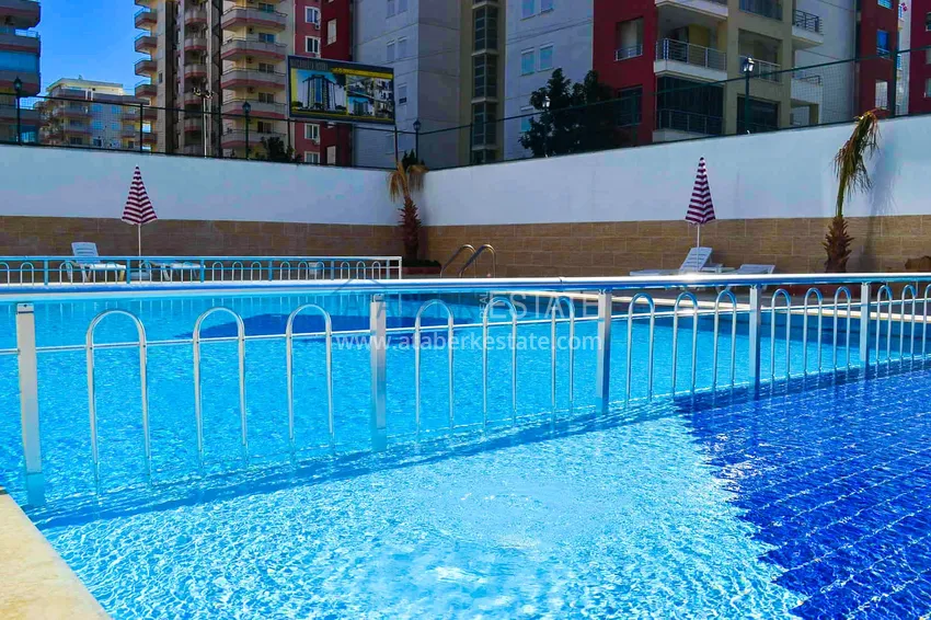 Umeblowany penthouse w Mahmutlarze z widokiem na morze w młodym kompleksie 3 