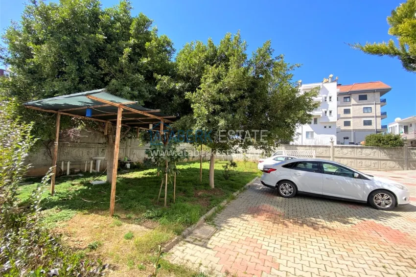 Umeblowane mieszkanie w dzielnicy Kestel z przeszklonym balkonem i widokiem na góry 6
