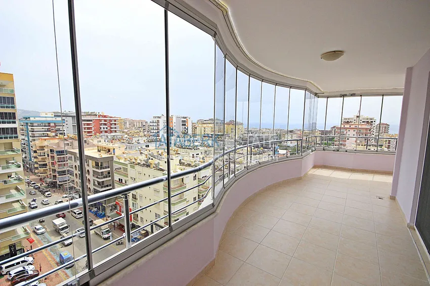 Kupuj Apartament w Mahmutlarze z autorskim remontem, przeszklonymi balkonami i widokiem na morze 20 
