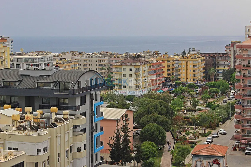 Kupuj Apartament w Mahmutlarze z autorskim remontem, przeszklonymi balkonami i widokiem na morze 26 