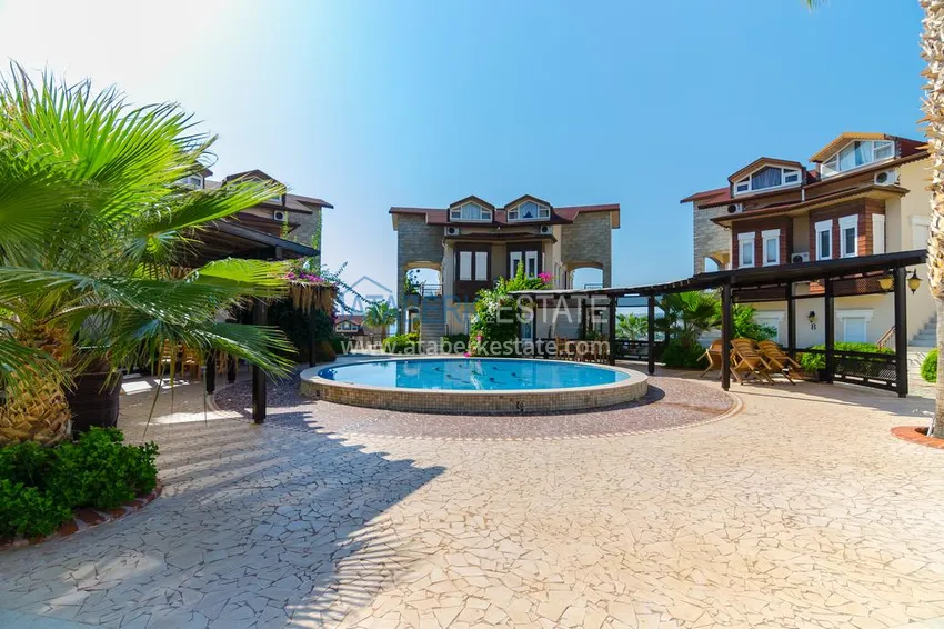 Apartment with furniture, private sauna and sea view in a townhouse – Alanya, Avsallar 1