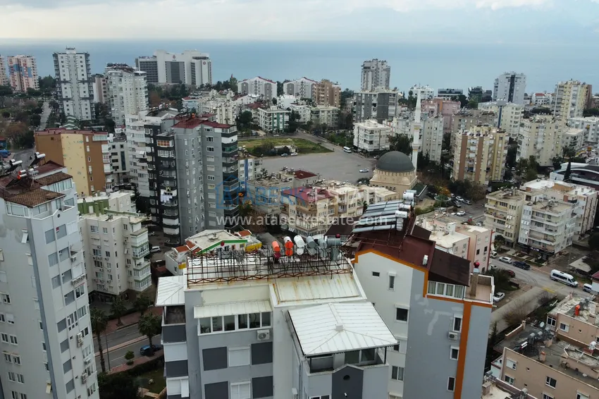 Квартира 3+1 в Анталии, район Лара - с отдельной кухней и видом на море, подходит под гражданство 2