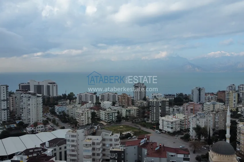 Квартира 3+1 в Анталии, район Лара - с отдельной кухней и видом на море, подходит под гражданство 3
