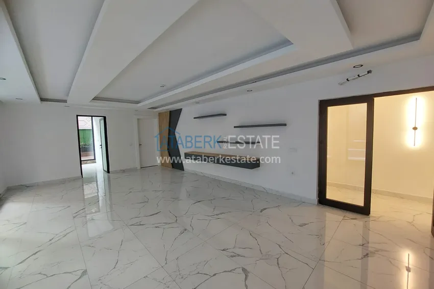 Apartment 1 + 1 with furniture in a new modern complex, the center of Alanya 5 