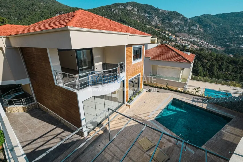 Private two-storey villa with fabulous views — Alanya, Tepe district 3