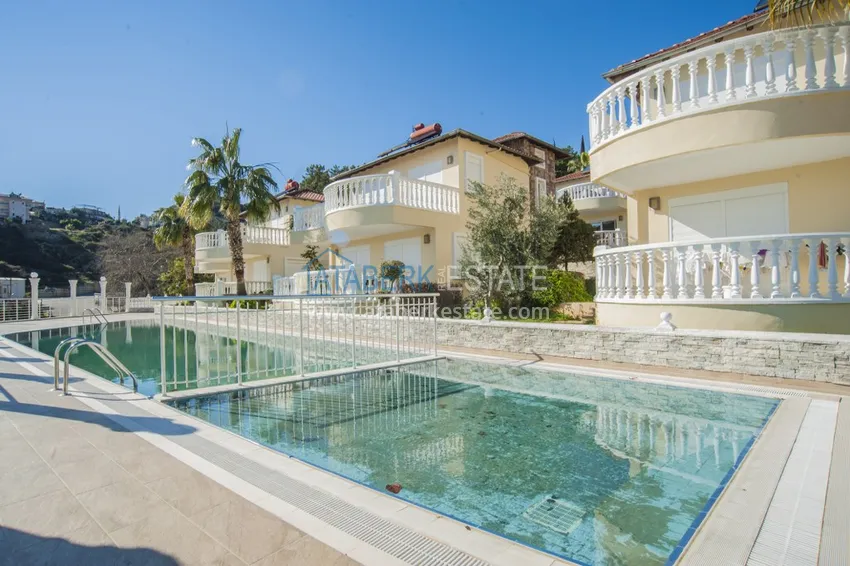Two-story 2+1 villa in Alanya in a mountain cottage complex, the area is open for a residence permit 3