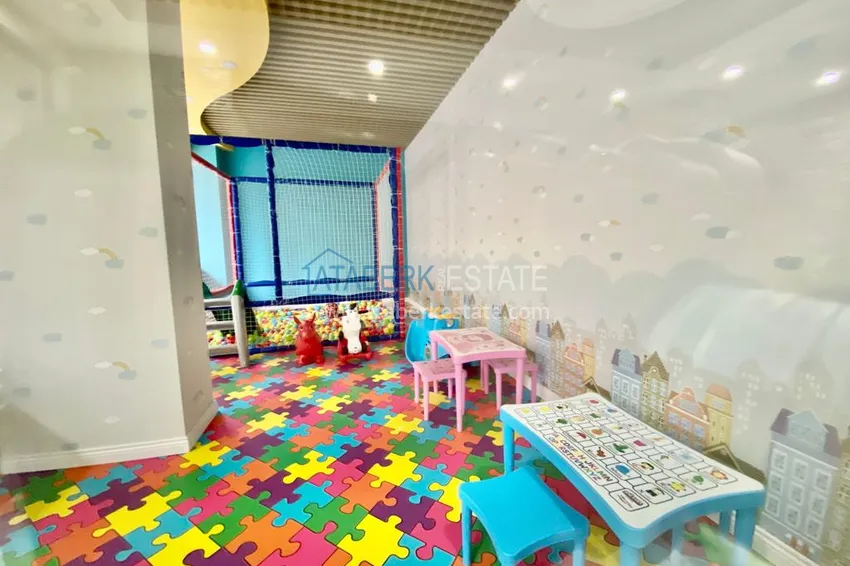 Furnished apartment in the center of Alanya, three-room with glazed balcony 22