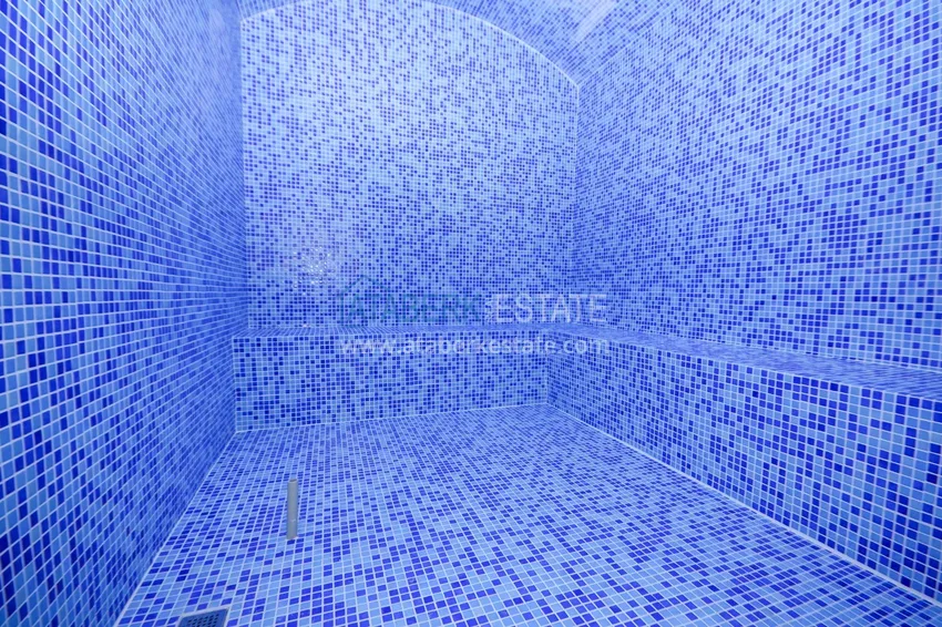 Furnished apartment in the center of Alanya, three-room with glazed balcony 27