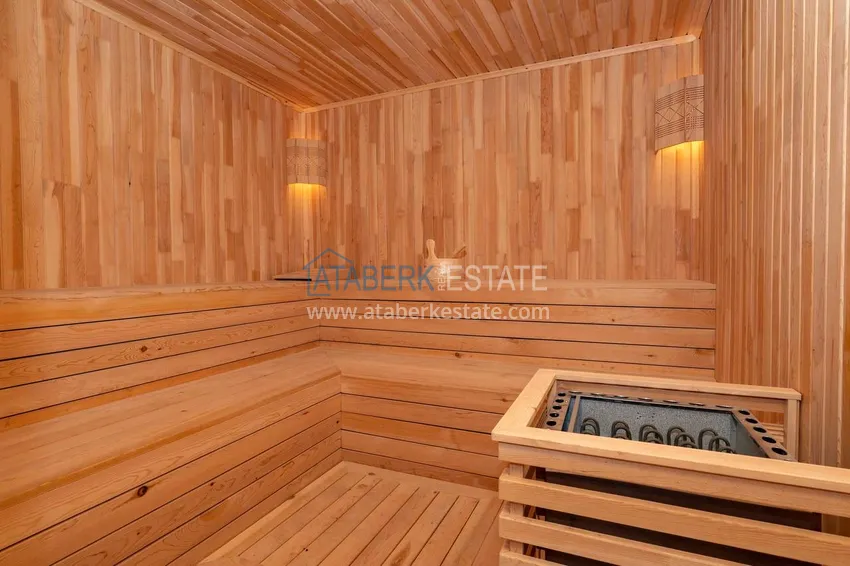 Furnished apartment in the center of Alanya, three-room with glazed balcony 28