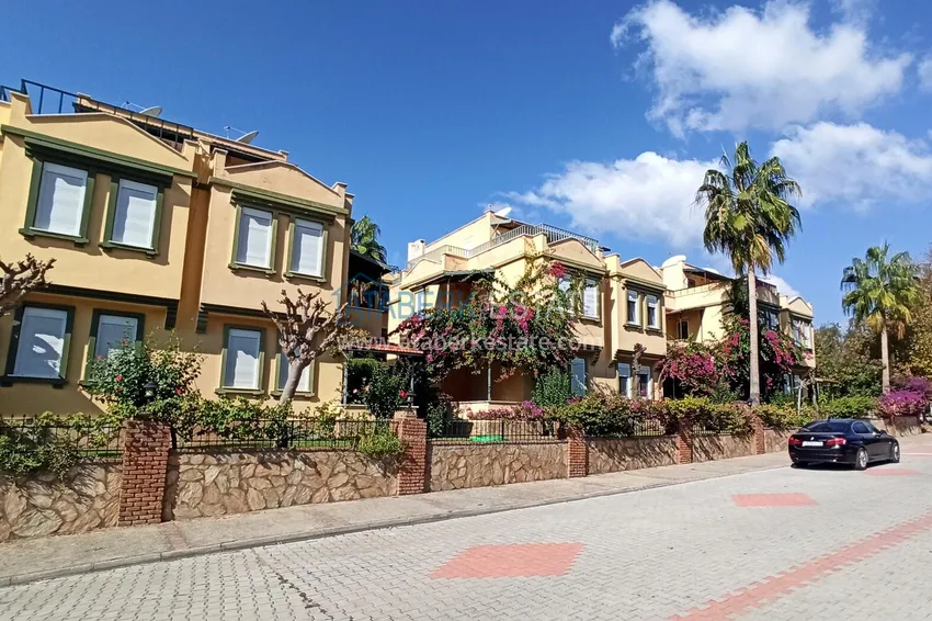 Triplex villa with furniture in a complex of townhouses - Alanya, Konakli area 1