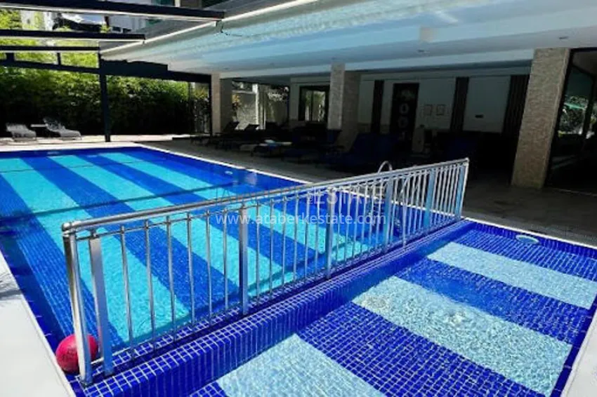 Luxurious penthouse duplex with designer renovation just 200 meters from Cleopatra Beach 6