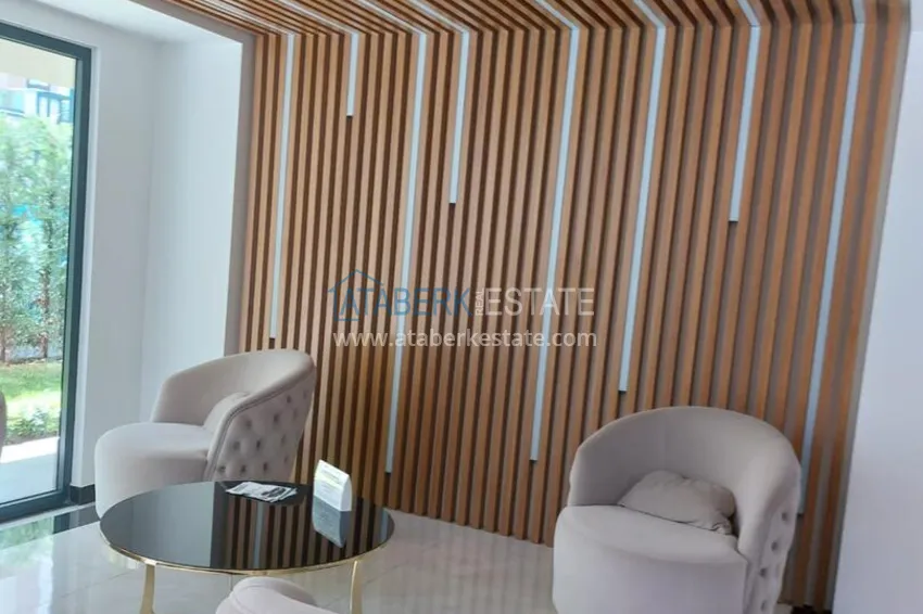 Luxurious penthouse duplex with designer renovation just 200 meters from Cleopatra Beach 10