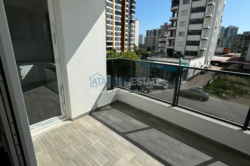 Buy cheap 1+1 apartment in a new complex from the owner in the Tomyuk-Mersin area 11