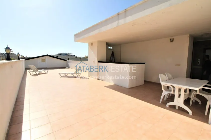Turnkey one-bedroom apartment with a glazed balcony near Cleopatra Beach - Alanya Center 17 