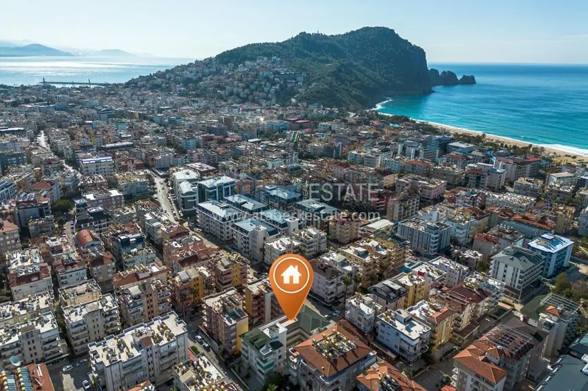 Turnkey one-bedroom apartment with a glazed balcony near Cleopatra Beach - Alanya Center 1 