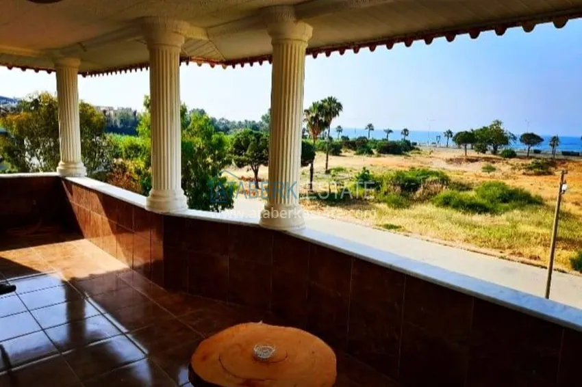 Purchase Three-level villa with private garden and sea view in Konakli, Alanya 19