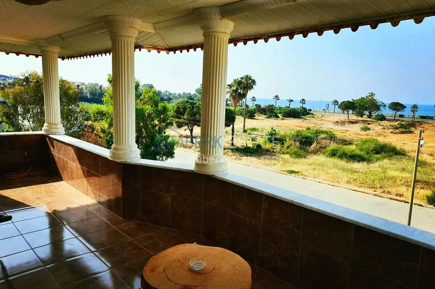 Purchase Three-level villa with private garden and sea view in Konakli, Alanya 20
