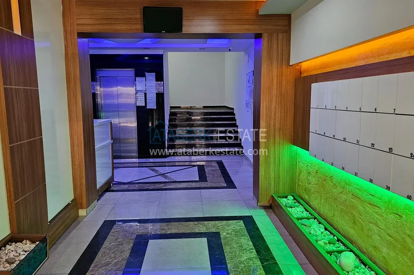 1+1 apartment with furniture and a glazed balcony in the center of Alanya — Cleopatra beach area 10 