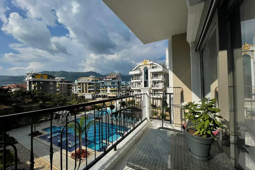 Purchase Furnished three-room apartment in a prestigious area of Alanya, Oba 16 