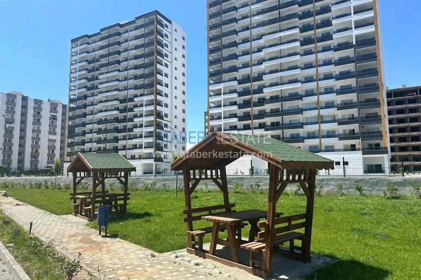 Трехкомнатная квартира с чистовой отделкой в Мерсине, Томюк 3 