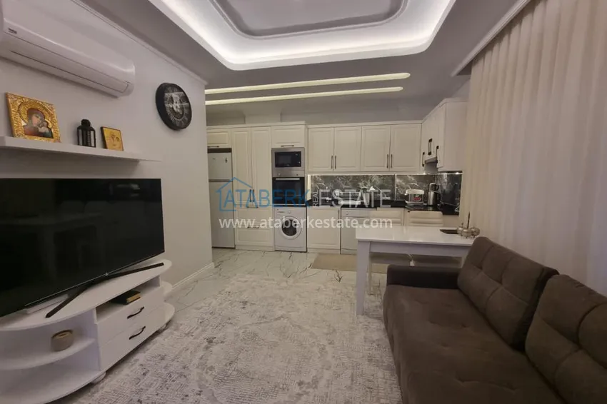 Purchase Furnished three-room apartment in a prestigious area of Alanya, Oba 5 