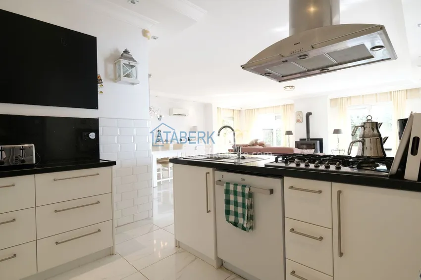 Purchase Gorgeous private villa with panoramic views and guest bungalow in Kestel, Alanya 10