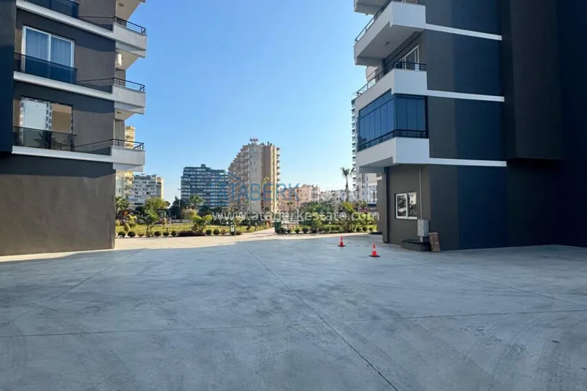 Two-bedroom apartment with sea and mountain views in a modern complex — Mersin, Tomyuk district 15