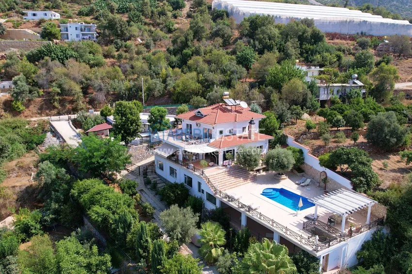 Gorgeous private villa with panoramic views and guest bungalow in Kestel, Alanya 1