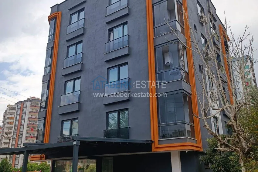 Turnkey one-bedroom apartment with a glazed balcony from the owner in the center of Mezitli 1