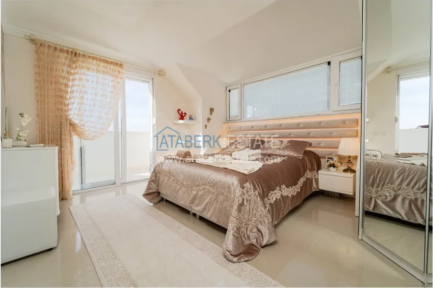 Kupuj Dwupoziomowy penthouse w rejonie Kestel, umeblowany - pierwsza linia brzegowa 11 