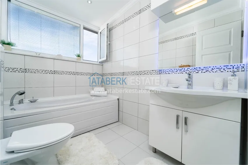 Kupuj Dwupoziomowy penthouse w rejonie Kestel, umeblowany - pierwsza linia brzegowa 15 