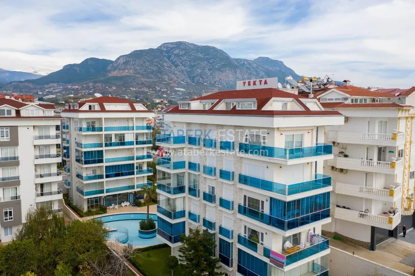 Dwupoziomowy penthouse w rejonie Kestel, umeblowany - pierwsza linia brzegowa 2 